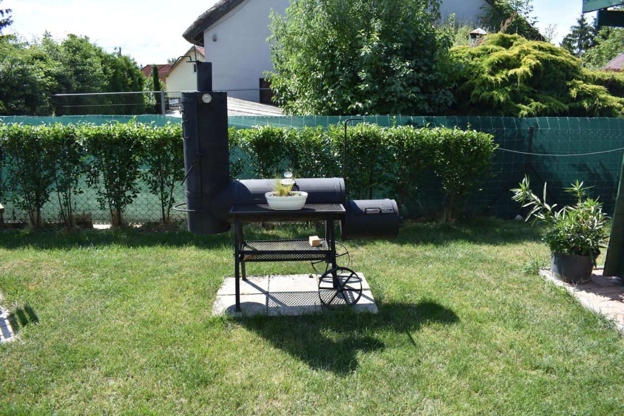 Lila Fuge Apartman Apartment Balatonfured Bagian luar foto