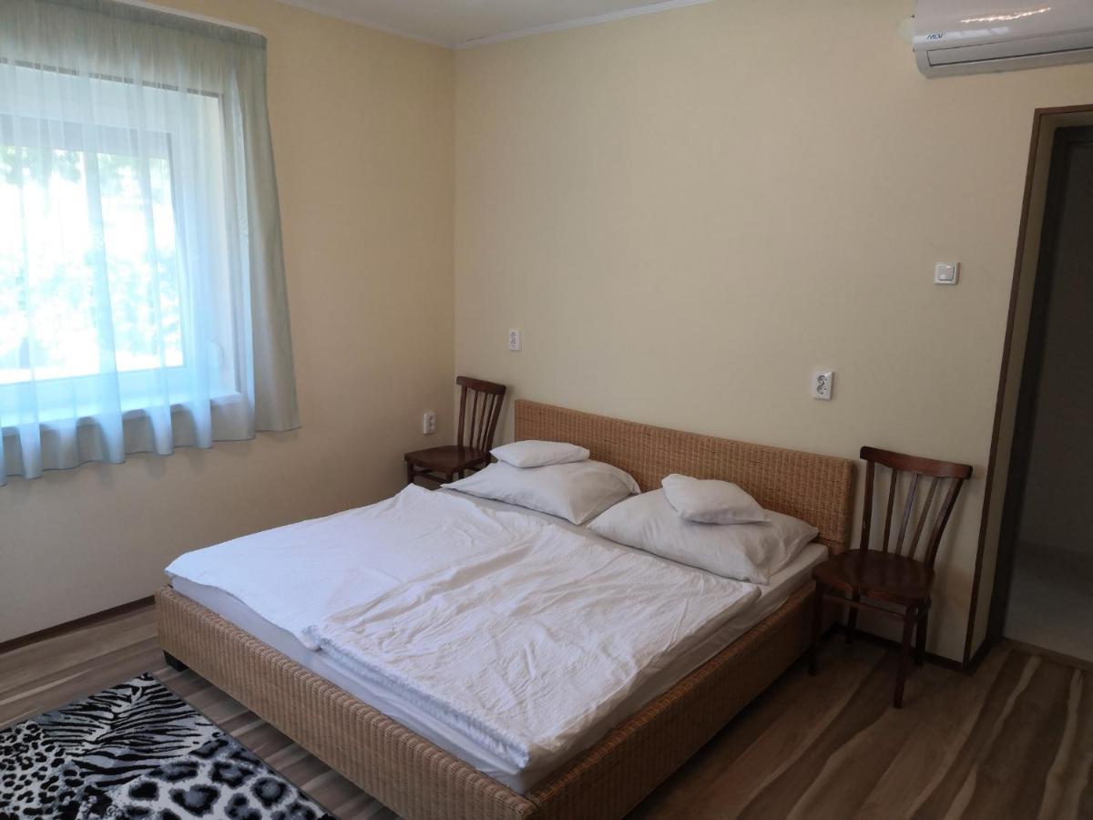 Lila Fuge Apartman Apartment Balatonfured Bagian luar foto