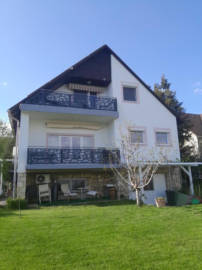 Lila Fuge Apartman Apartment Balatonfured Bagian luar foto
