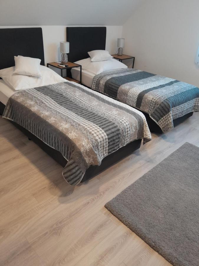 Lila Fuge Apartman Apartment Balatonfured Bagian luar foto