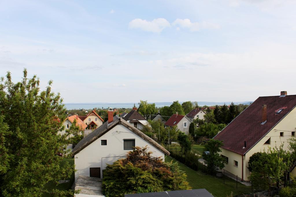Lila Fuge Apartman Apartment Balatonfured Bagian luar foto